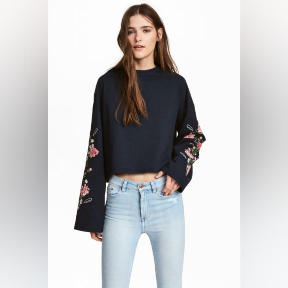 Divided H&M Sweater Women's Navy Embroidered Long Bell Sleeve Pullover S…